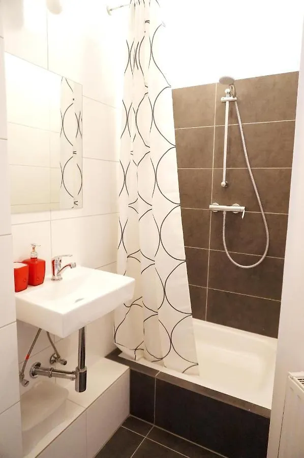Cozy Studio In Friedrichshain, 4 Quiet Guests Only Berlín