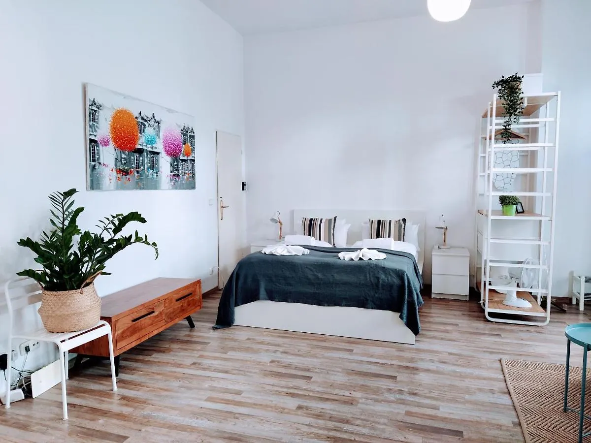 Cozy Studio In Friedrichshain, 4 Quiet Guests Only Berlín 0*,  Alemania